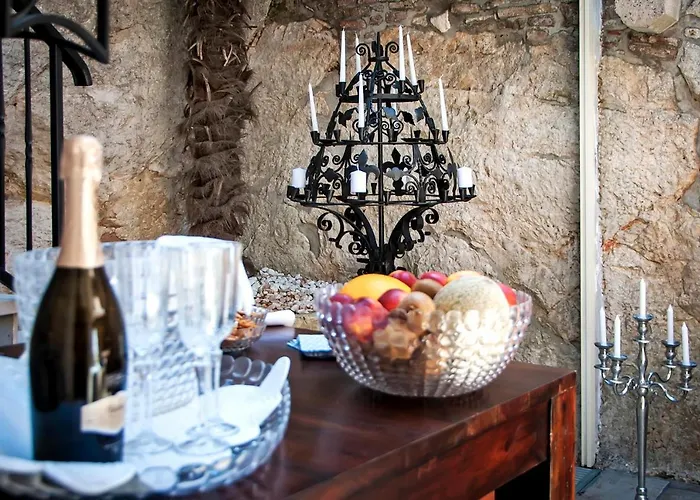 Luxury Orh Nocleg ze śniadaniem 4*