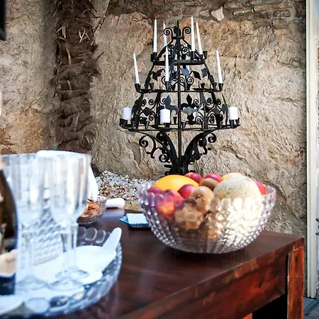 Luxury Orh Bed & Breakfast 4*